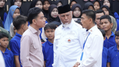 Gibran Kunjungi Sekolah Rakyat Padang, Janjikan Bantuan Sepatu dan Kaus Kaki untuk Siswa