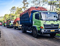 Antrean Truk Sampah di TPA Sarimukti Mengular 1,5 KM, Sopir Terpaksa Menginap