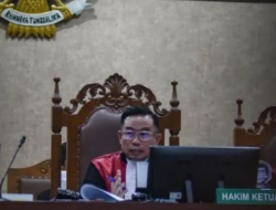 Sidang Perdana Kasus Korupsi Pengadaan Laptop Chromebook Nadiem Makarim Ditunda Akibat Sakit