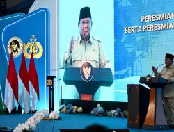 MERACUNI KEKUASAAN