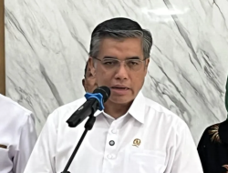 Menaker Yassierli Tegaskan Aturan Pembayaran THR Wajib Cair Maksimal H-7 Lebaran