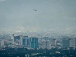 Laporan Kualitas Udara Pagi Ini: Bandung dan Tangsel Terburuk di Indonesia, Lahore Berstatus Berbahaya