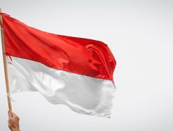 Viral Pria Bakar Bendera Merah Putih di Andir Bandung, Polisi Turun Tangan Buru Pelaku